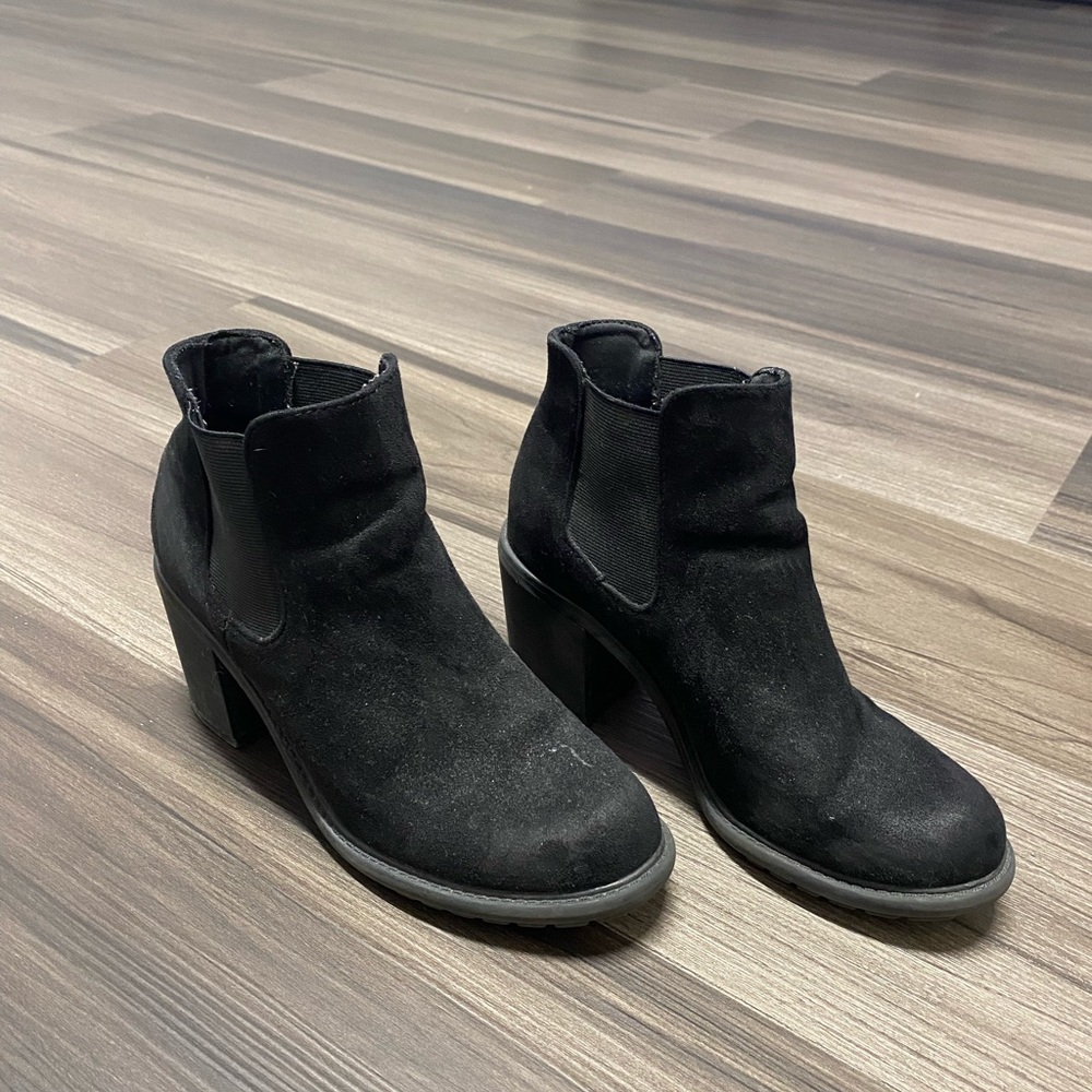 Merona black ankle boots